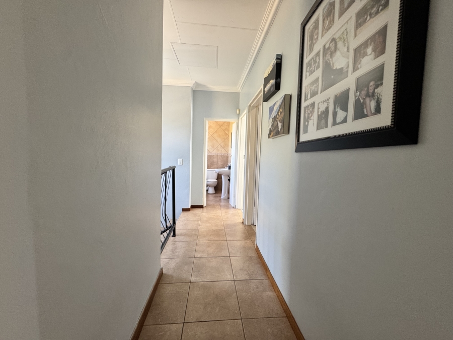 To Let 3 Bedroom Property for Rent in La Hoff North West